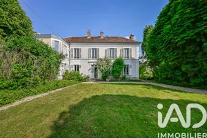 Maison à Bois-le-Roi (77590)