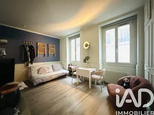 Apartment in Paris (75017)
