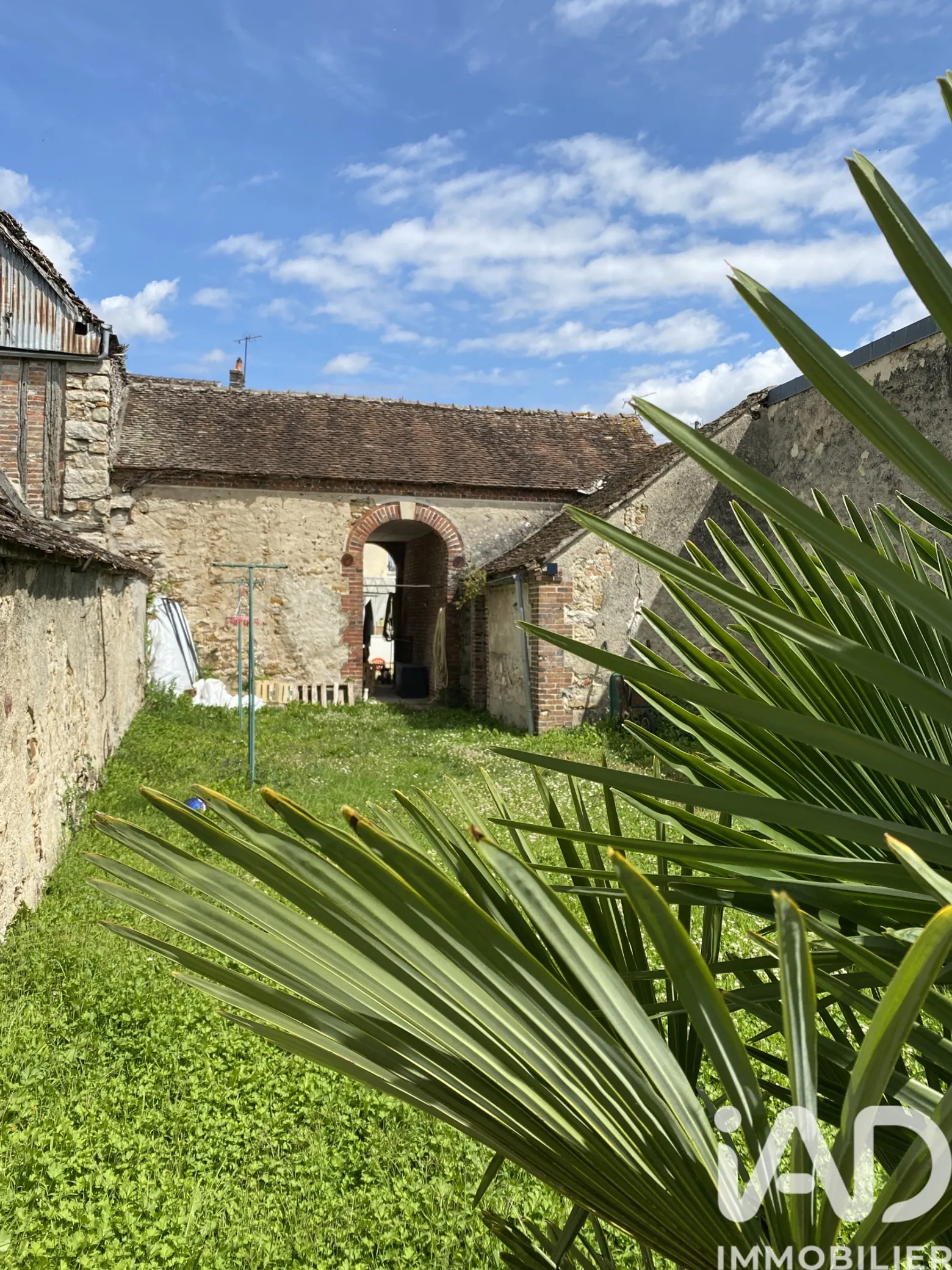 Vente maison à Traînel (10400) : maison de village 8 pièces 193 m² — 2