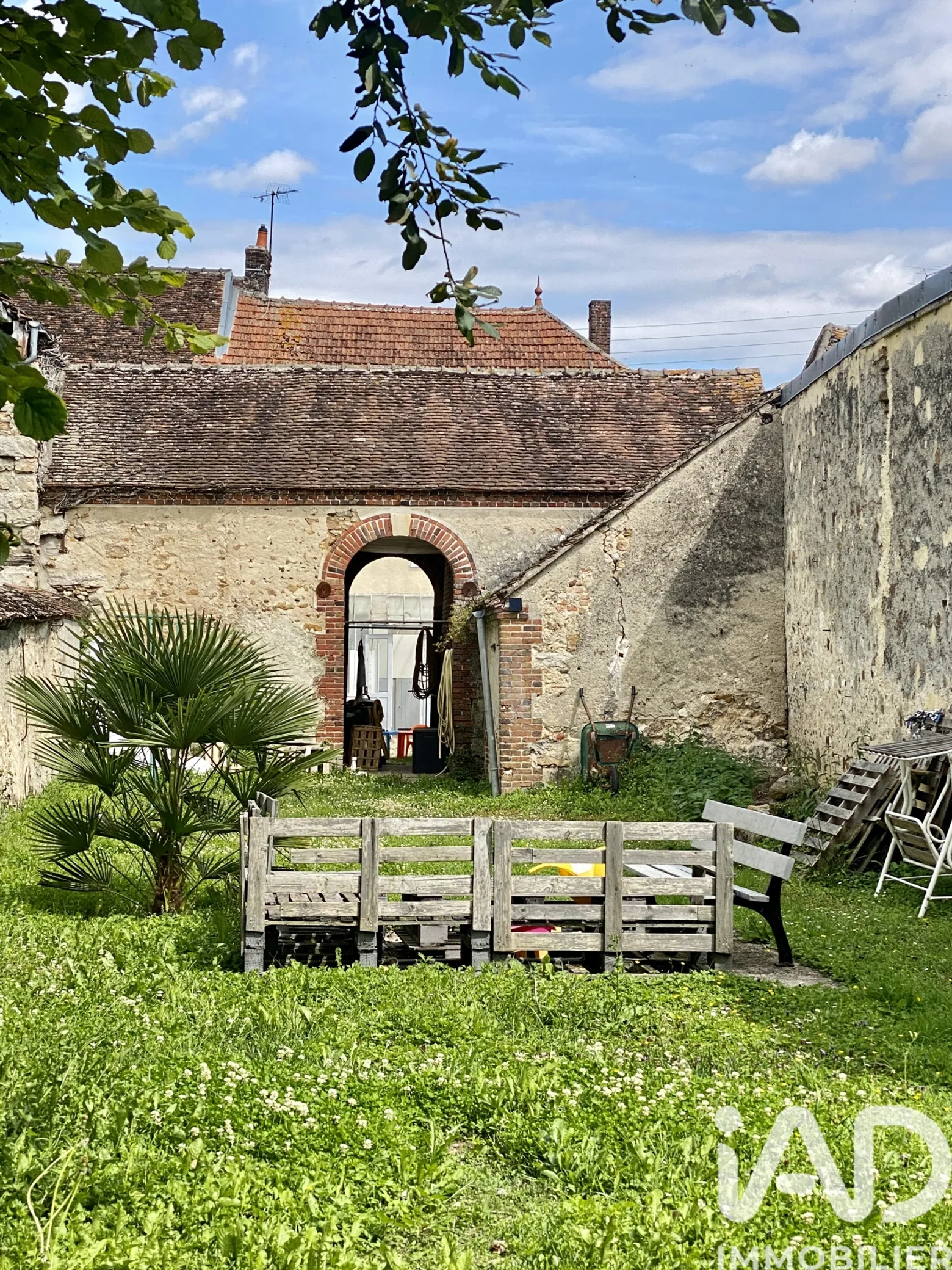 Vente maison à Traînel (10400) : maison de village 8 pièces 193 m² — 3