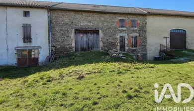 Building in Saint-Pierre-du-Champ (43810)