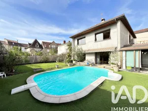 Maison de ville à Saint-Céré (46400)