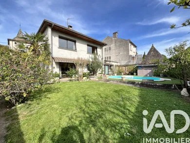 Townhouse in Saint-Céré (46400)