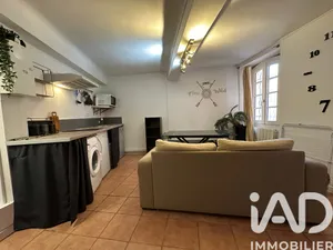 Apartment in Hyères (83400)