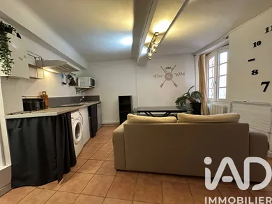 Apartment in Hyères (83400)