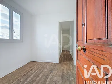 Apartment in Courbevoie (92400)