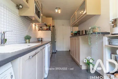 Apartment in Fontenay-le-Fleury (78330)
