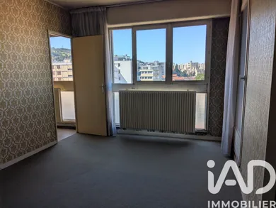Apartment in Saint-Étienne (42100)