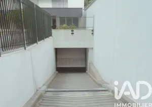 Parking à Paris (75015)