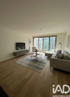 Apartment in Paris (75015)