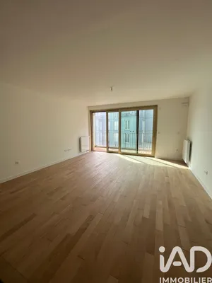 Apartment in Paris (75015)