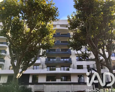 Parking in Saint-Ouen-sur-Seine (93400)