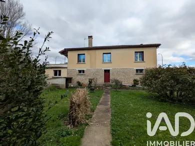 Maison à Saint-Cyprien (24220)