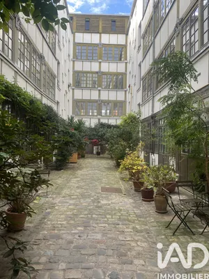 Apartment in Paris (75011)