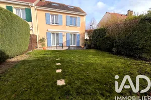 House in Savigny-le-Temple (77176)