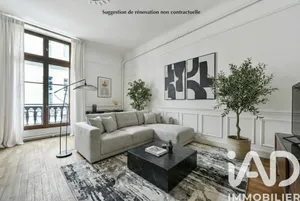 Apartment in Paris (75004)