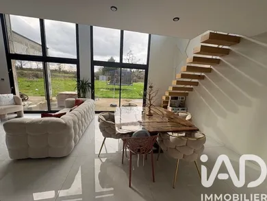 Architectural house in Prémilhat (03410)