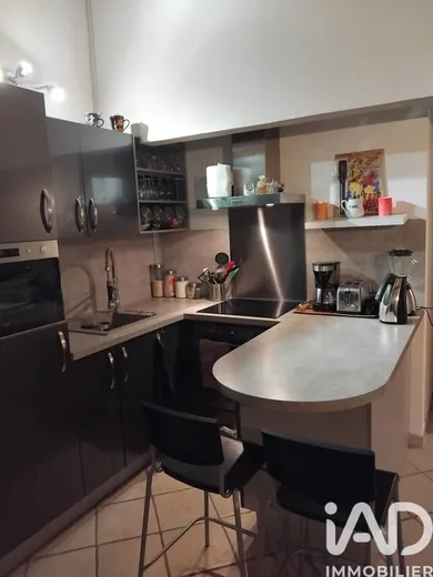 Apartment in Roquemaure (30150)