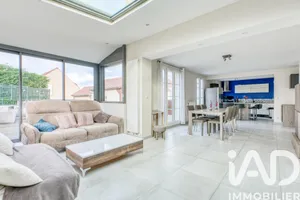 Maison à Magny-le-Hongre (77700)