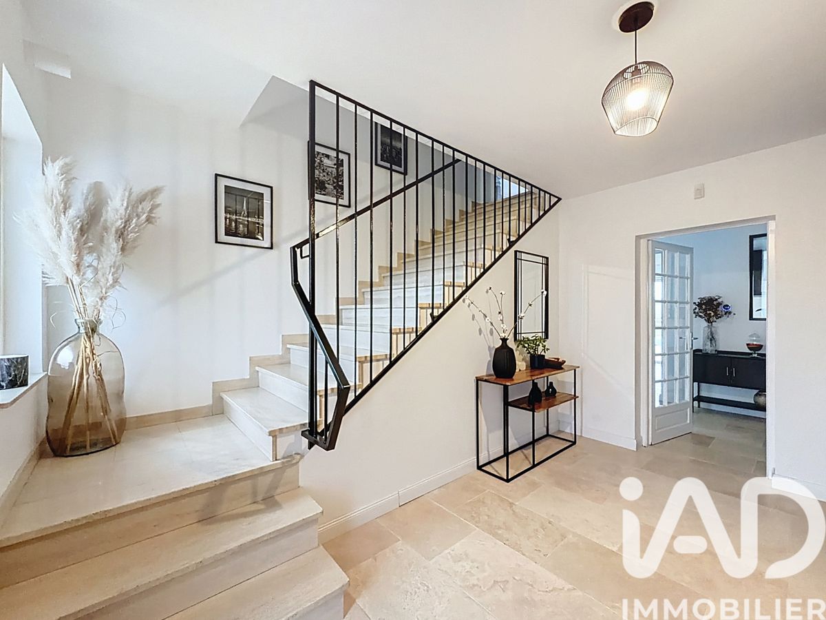 maison à Charly