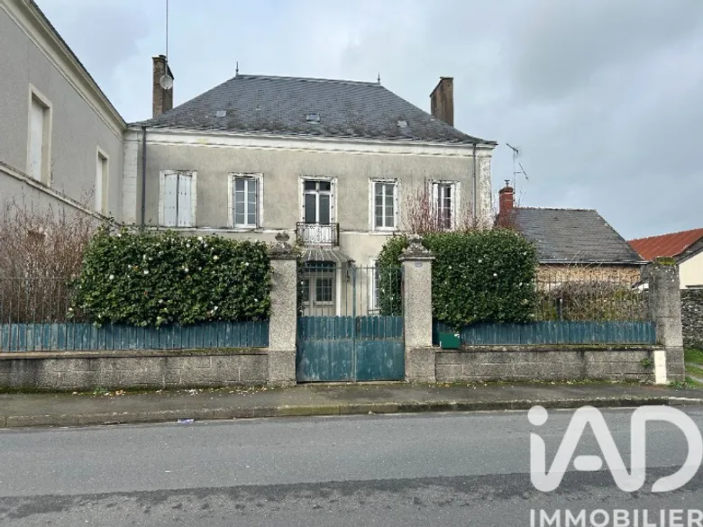 Maison 9 pièces 340 m² · à Vallons-de-l'Erdre · 340 m² · 338 650 €
