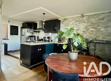 Apartment in Brie-Comte-Robert (77170)