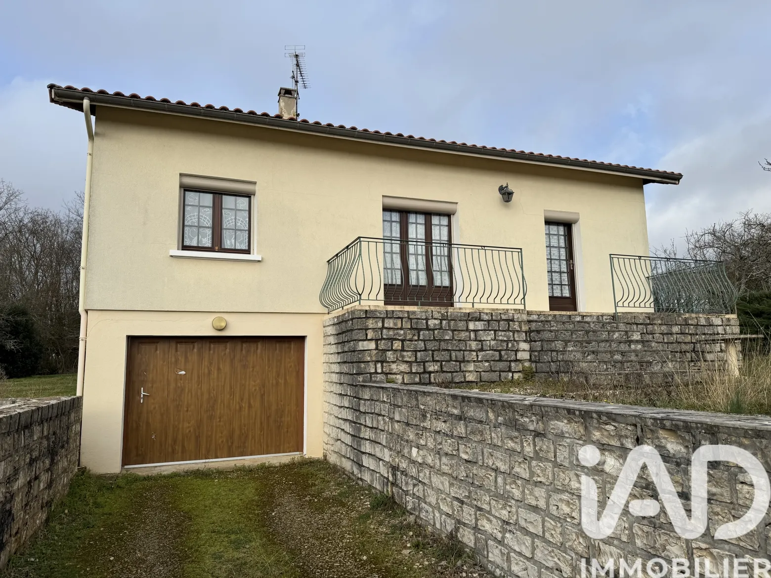 Vente maison à Lussac (16450) : maison 4 pièces 80 m² — 2
