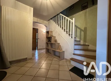 Maison traditionnelle à Saint-Martin-du-Tertre (89100)