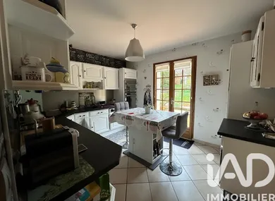 Maison traditionnelle à Saint-Martin-du-Tertre (89100)
