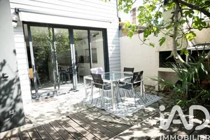 Architectural house in Bordeaux (33800)