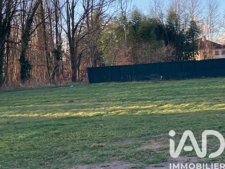 Terrain à Gergy (71590) · 85 680 €