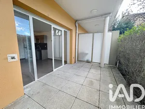 Apartment in Lozanne (69380)