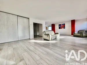 Apartment in Saint-Étienne (42100)
