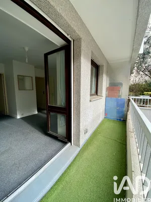 Apartment in Paris (75015)