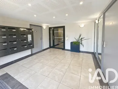 Apartment in Yerres (91330)
