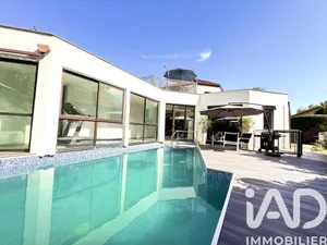 Architectural house in Dax (40100)