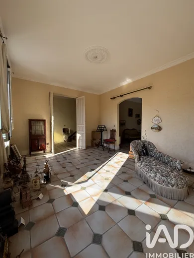 Townhouse in Saintes (17100)