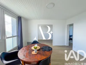 Apartment in Villenave-d'Ornon (33140)