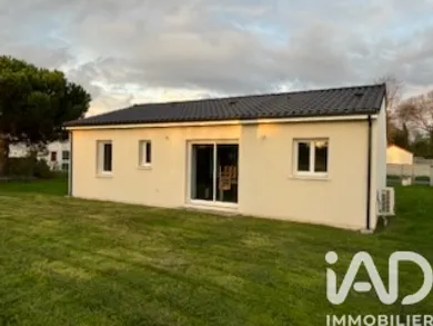House in Les Peintures (33230)