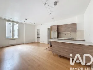 Apartment in Paris (75011)