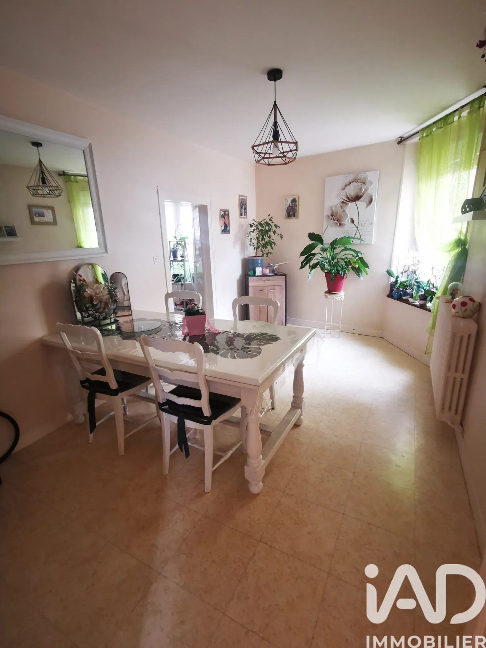 Vente maison à Connerré (72160) : maison de ville 6 pièces 134 m² — 2