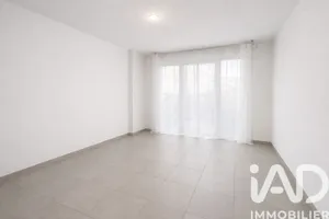 Apartment in Vitrolles (13127)