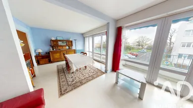 Appartement à LA ROCHELLE (17000)
