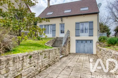 Maison traditionnelle à Commeny (95450)