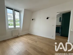 Apartment in Paris (75006)