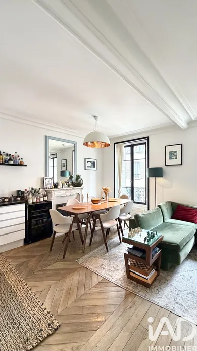 Apartment in Paris (75017)