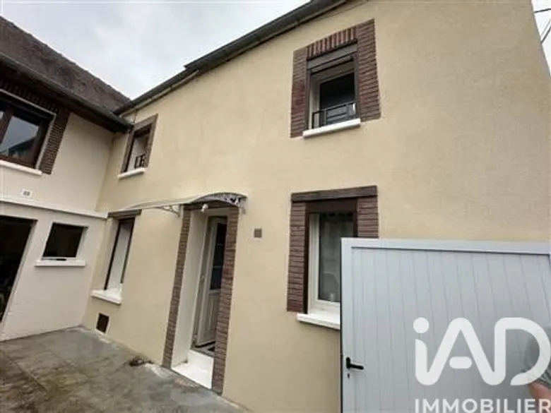 Immeuble 132 m² · à Pont-sur-Yonne · 131,8 m² · 199 000 €