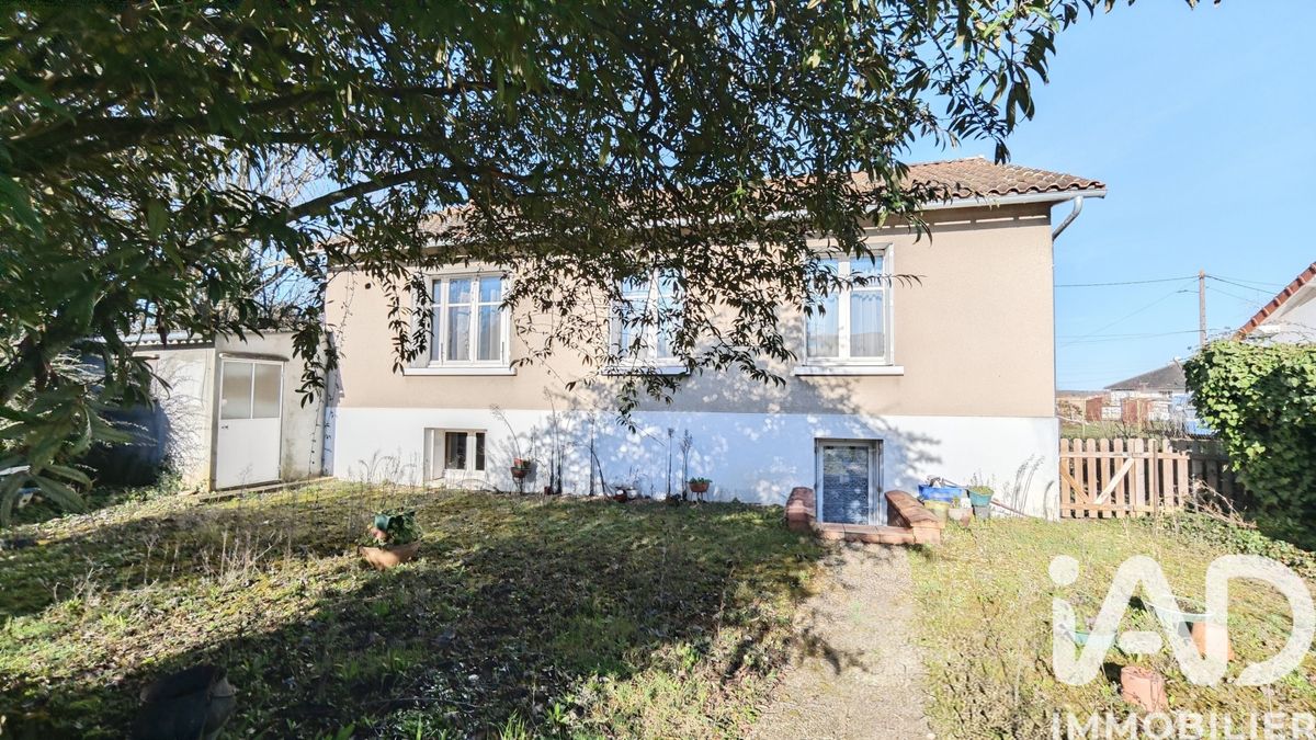 maison à Buxerolles