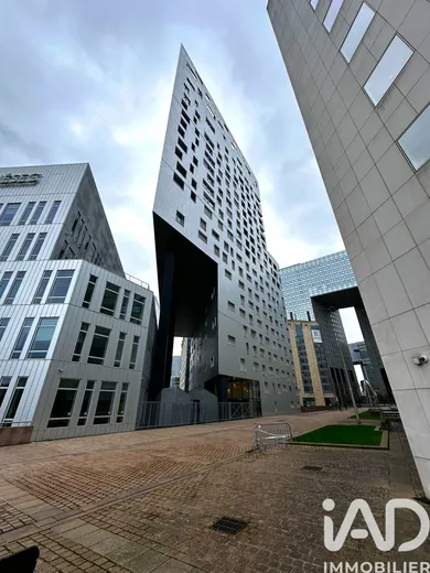 Apartment in Puteaux (92800)