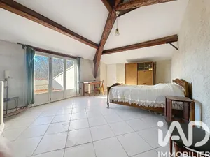 Townhouse in Beaucaire (30300)